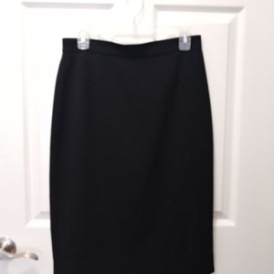 black dress skirt slit in back